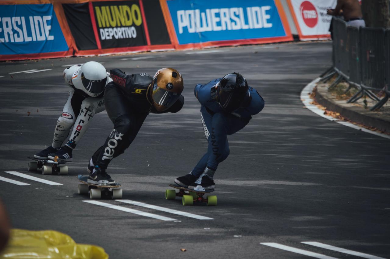 Downhill skateboard racing